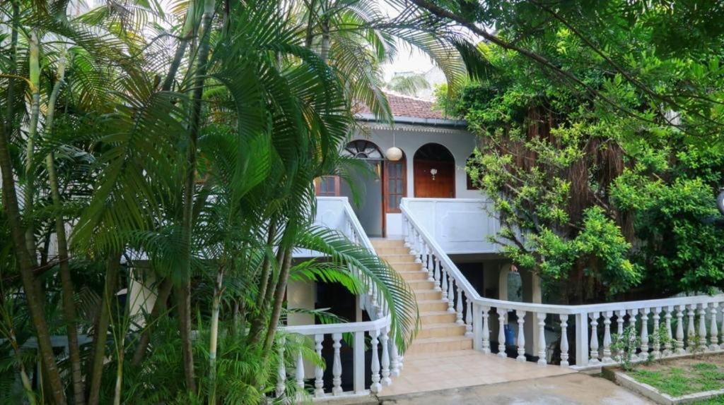 Hotel Bright Sunshine Hikkaduwa Exterior foto